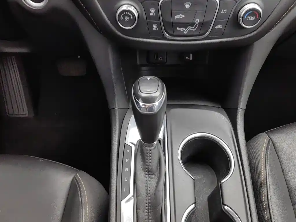 Chevrolet Equinox — миниатюра 13