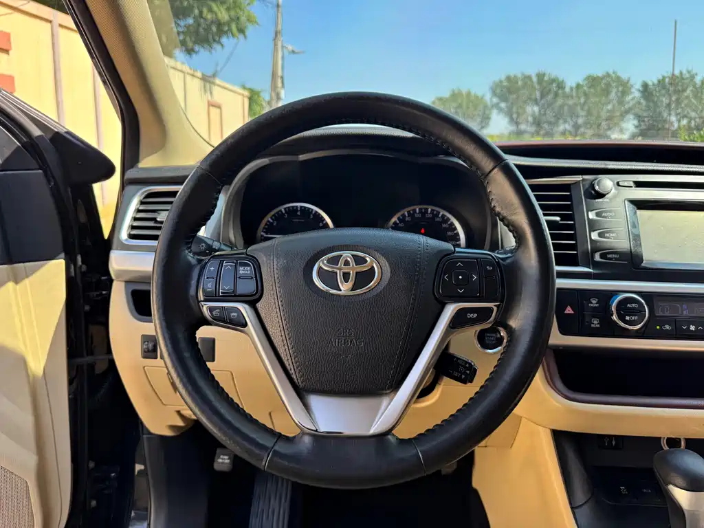 Toyota Highlander — миниатюра 10