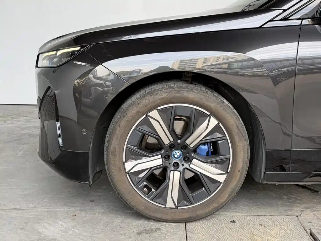 BMW iX 2023 xDrive40