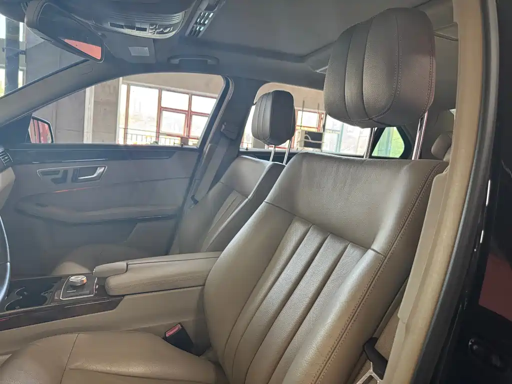 Mercedes-Benz E-Class — миниатюра 10