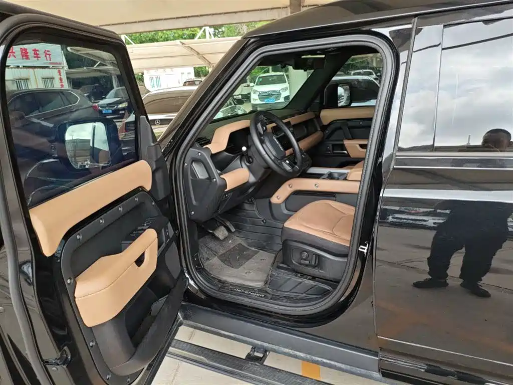 Land Rover Land Rover Defender 2025 110 3.0T P400 X-Dynamic HSE