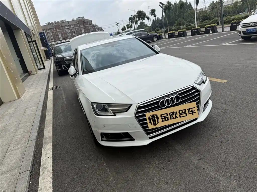 Audi A4L 2017 40 TFSI Fashion