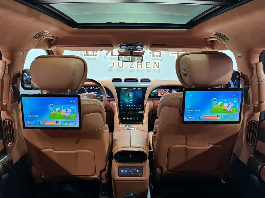 Yangwang Yangwang U8 — миниатюра 8