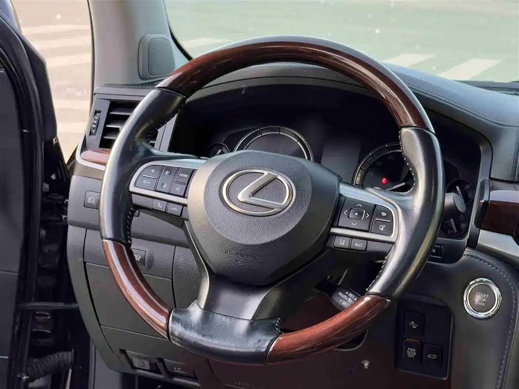 Lexus LX — фотографии объявления, Фото 13