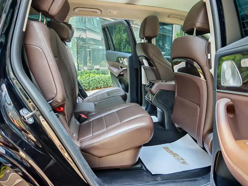Mercedes-Benz GLS - фото 16