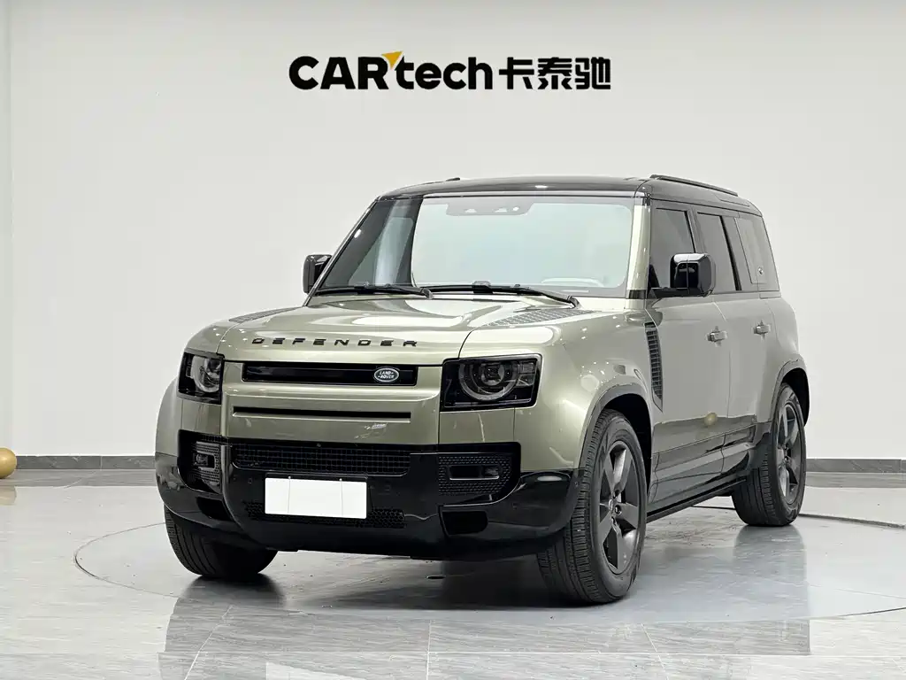 Land Rover Defender 2024