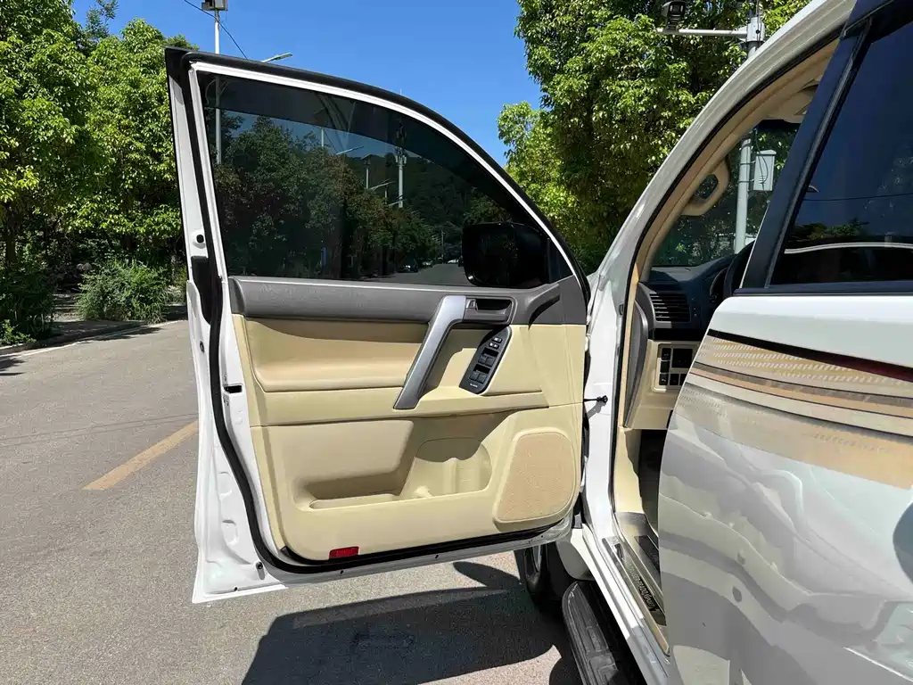 Toyota Prado (Import) — миниатюра 12