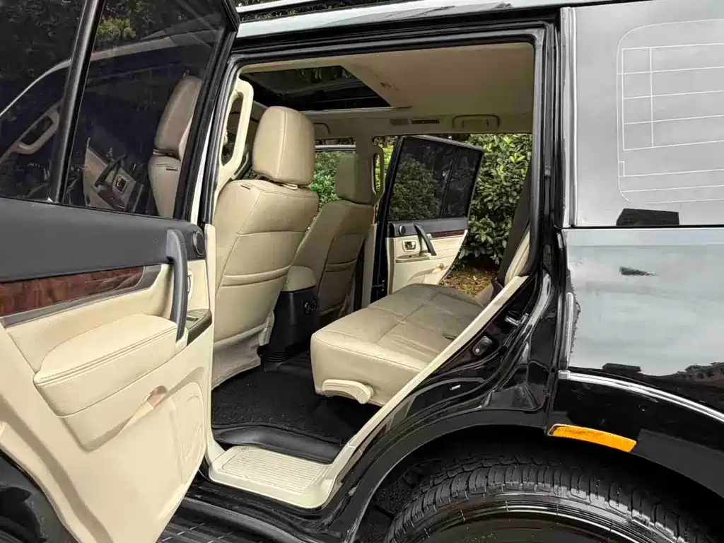 Mitsubishi Pajero (Import) — миниатюра 7