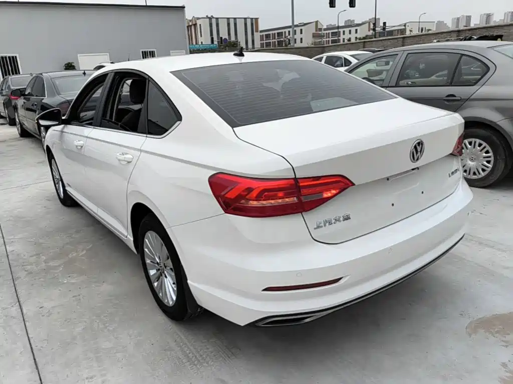 Volkswagen Lavida — миниатюра 5