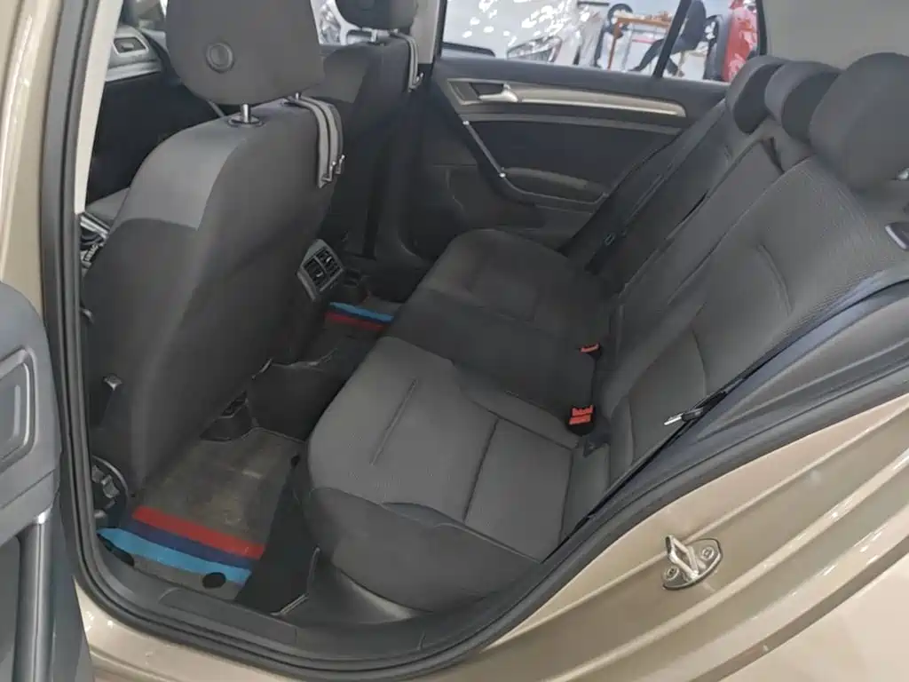 Volkswagen Golf — миниатюра 17