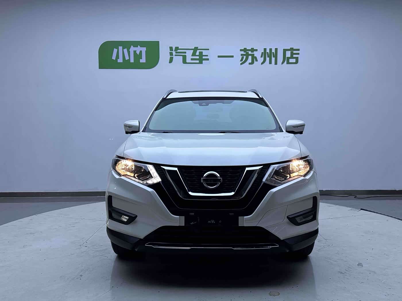 Nissan X-Trail 2.0 л 2023 г. Белый, пробег 19000 км