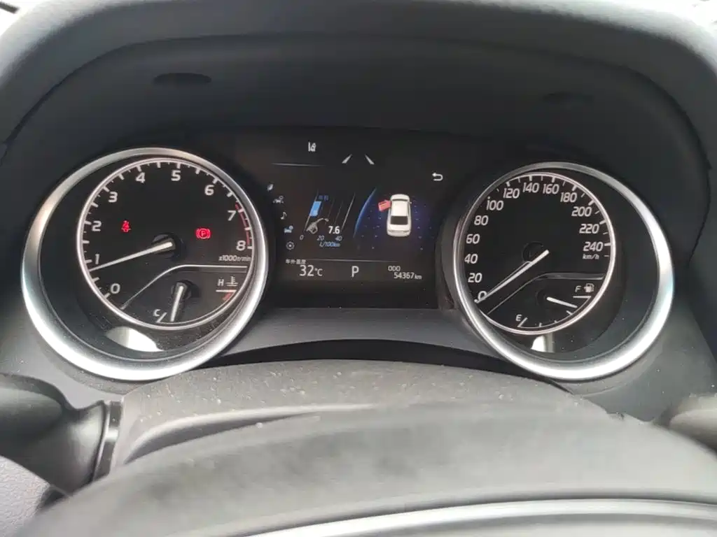 Toyota Camry — миниатюра 16