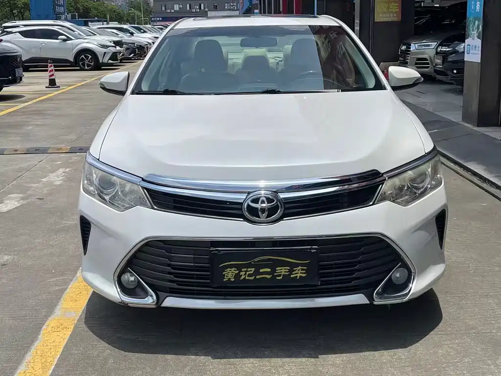 Toyota Camry — миниатюра 2