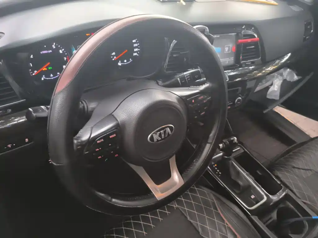 Kia K4 — миниатюра 11