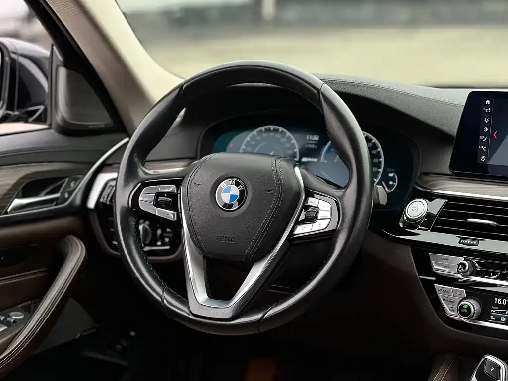 BMW 5 SERIES NEW ENERGY