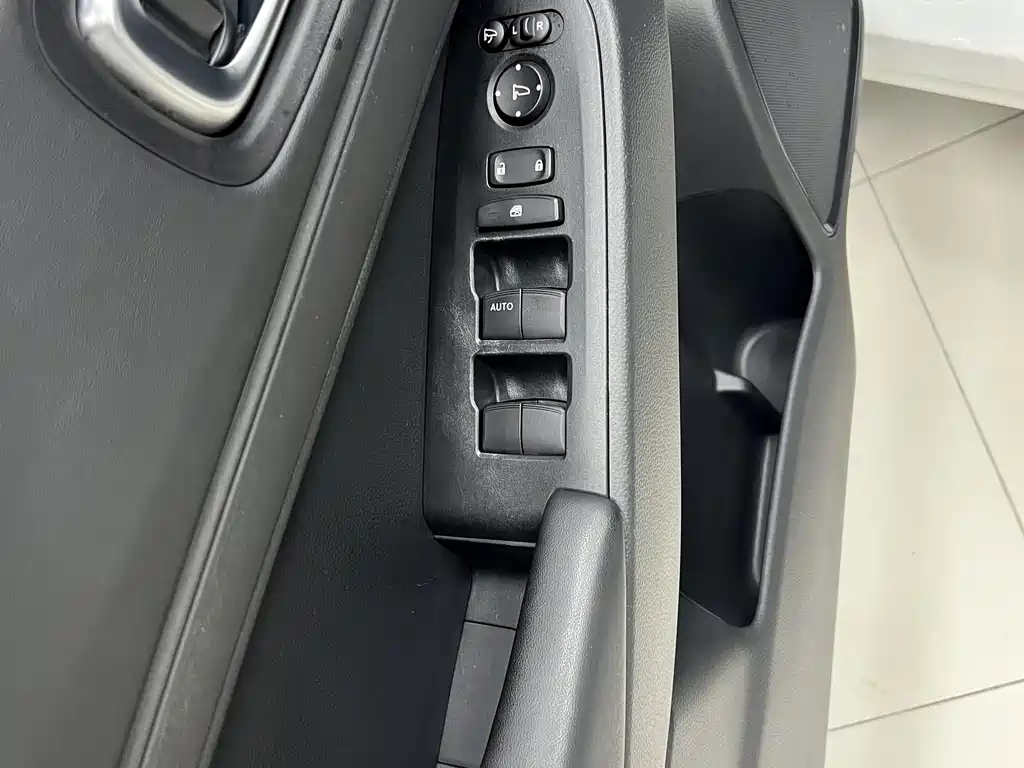 Honda Vezel 1.5L CVT Luxury Edition, фото 10