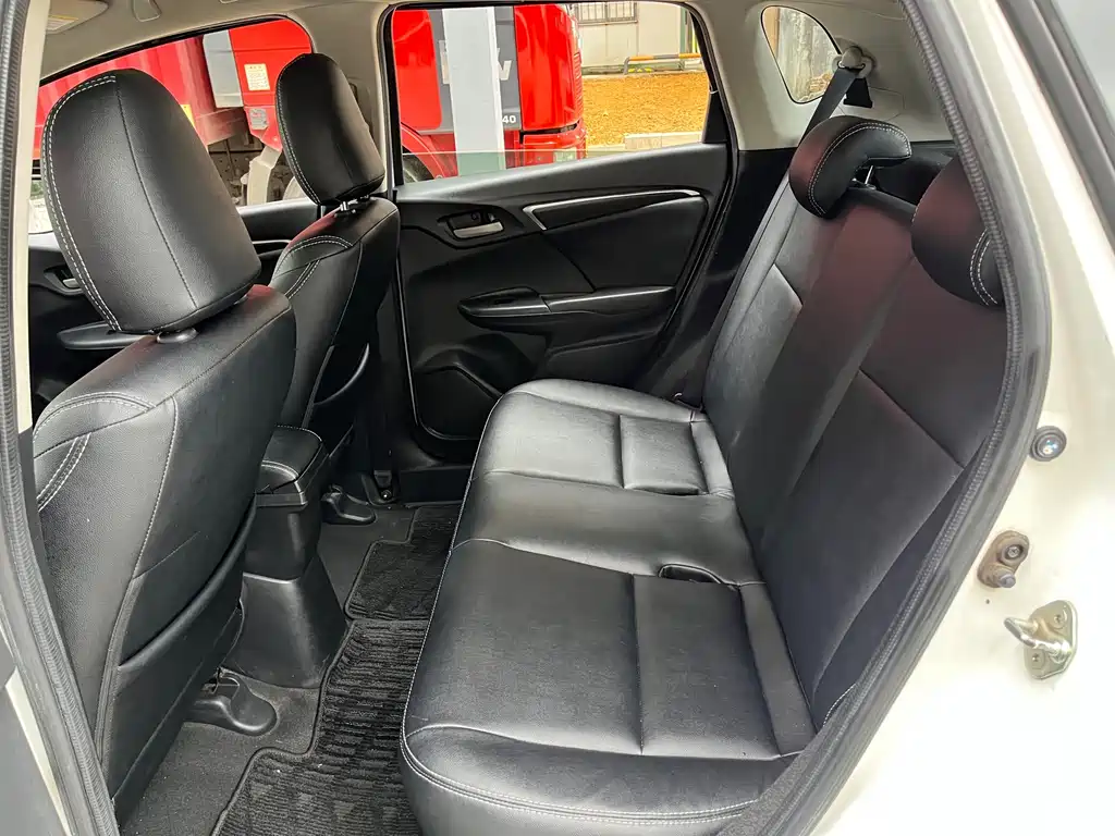 Honda Fit — миниатюра 16