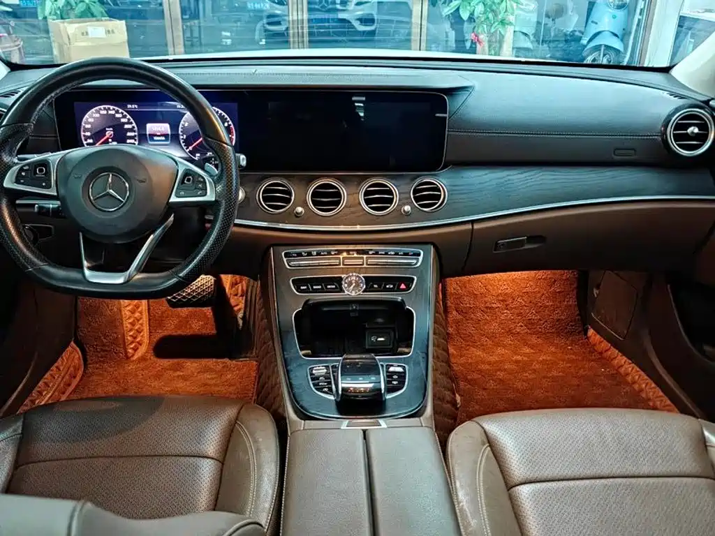 Mercedes-Benz E-Class — миниатюра 9