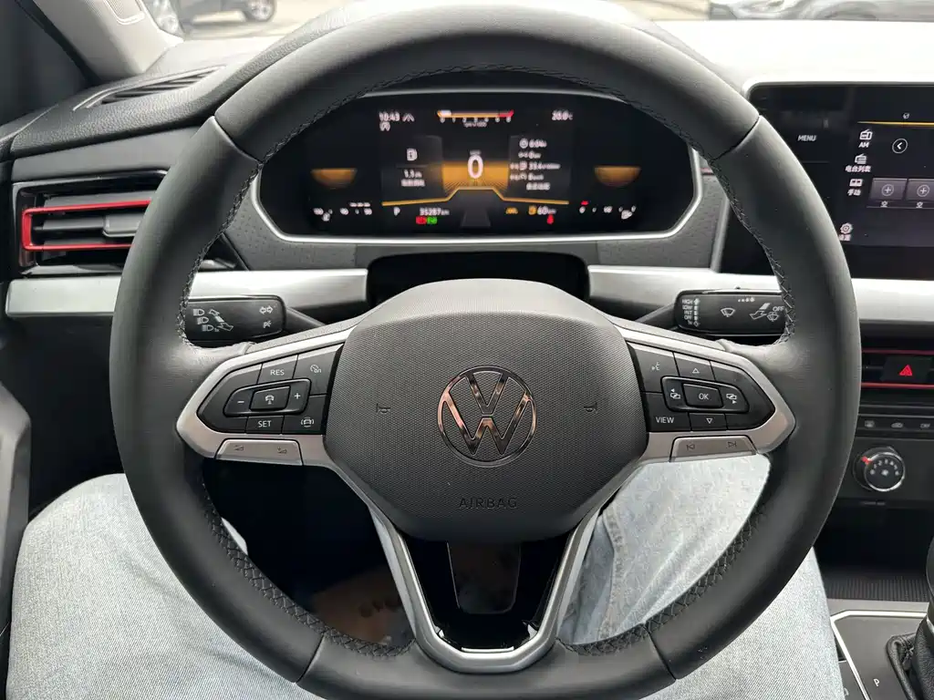 Volkswagen Lavida — миниатюра 5