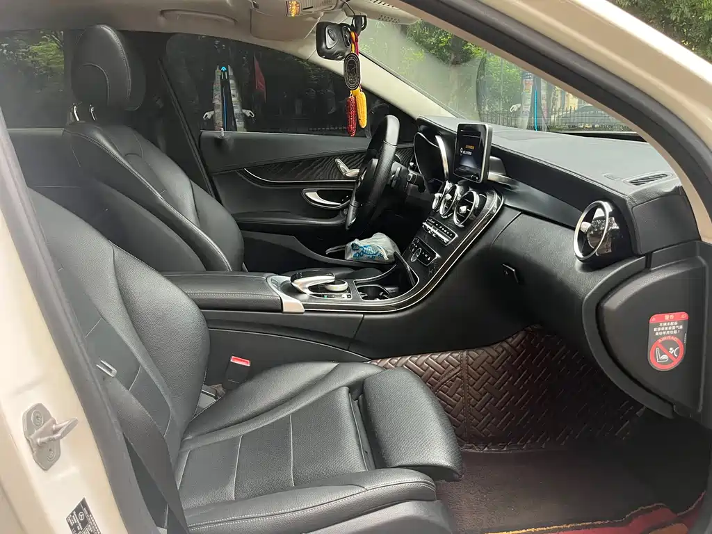 Mercedes-Benz C-Class — миниатюра 11