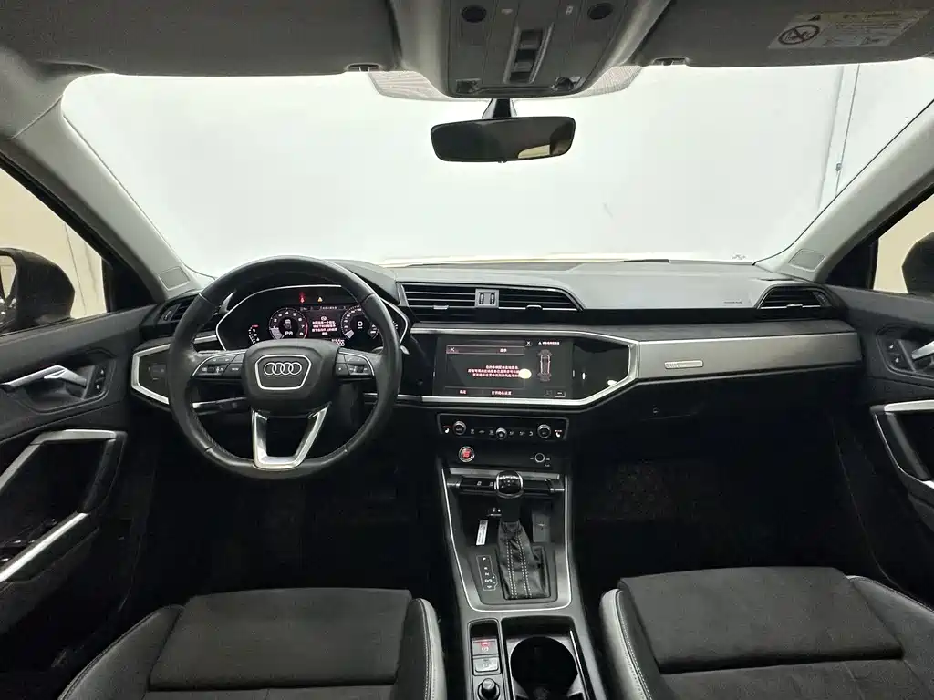 Audi Q3 2022 35 TFSI