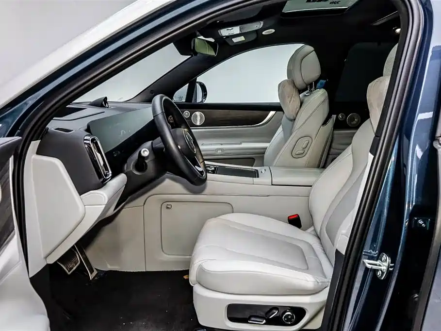 AITO ASK THE WORLD M9