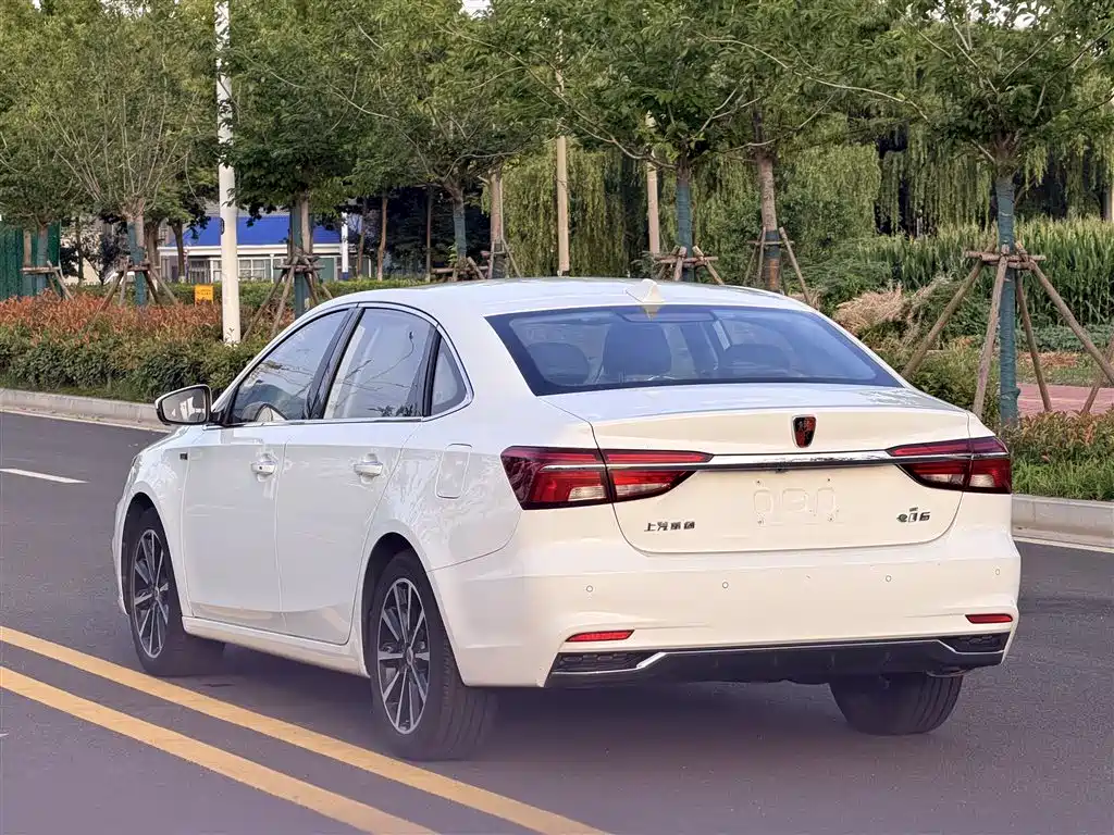 Roewe i6 New Energy - фото 9