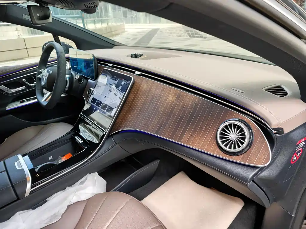 Mercedes-Benz EQE — миниатюра 16
