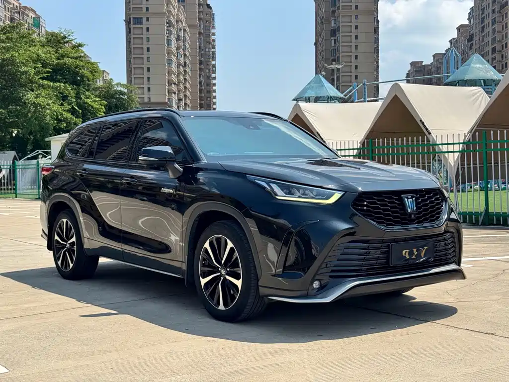 Toyota Crown Kluger — миниатюра 3