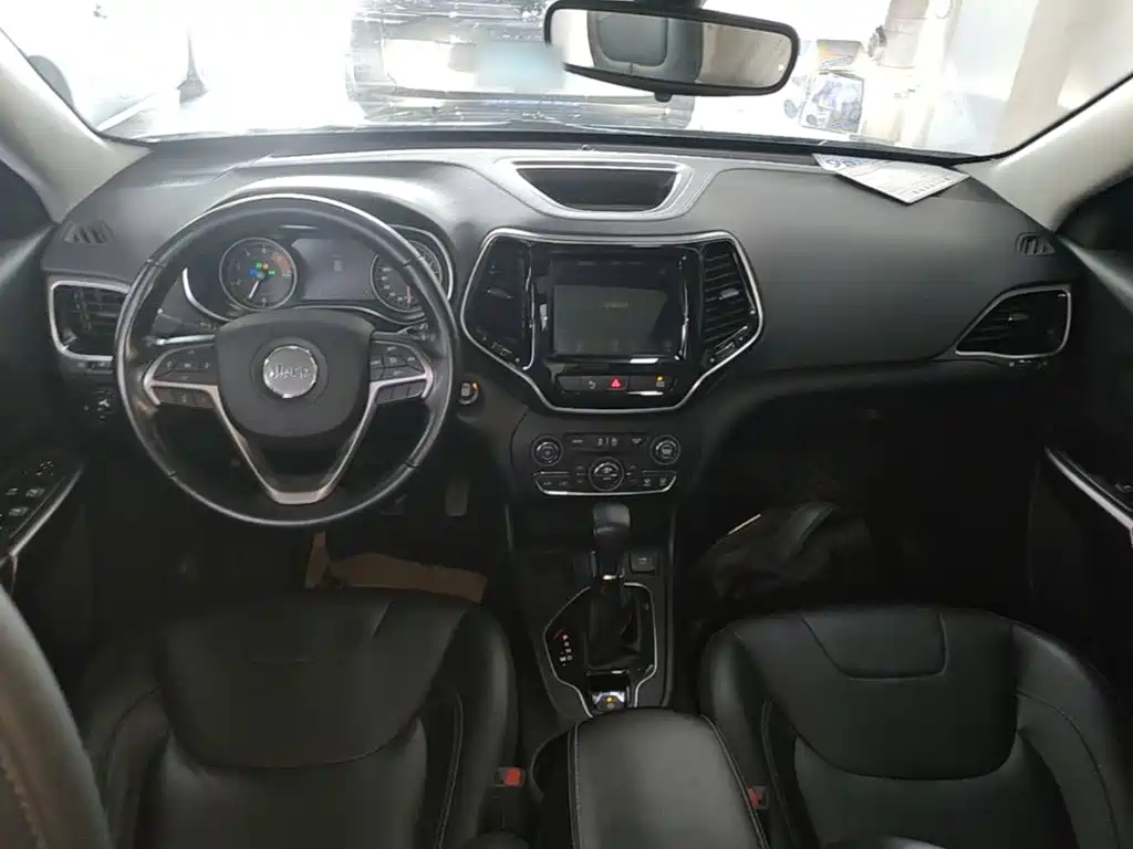 Jeep Cherokee — миниатюра 10