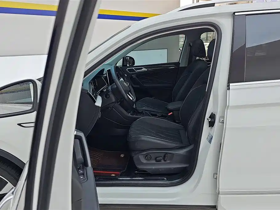 Volkswagen Tiguan L L 2024 330TSI AT R-Line