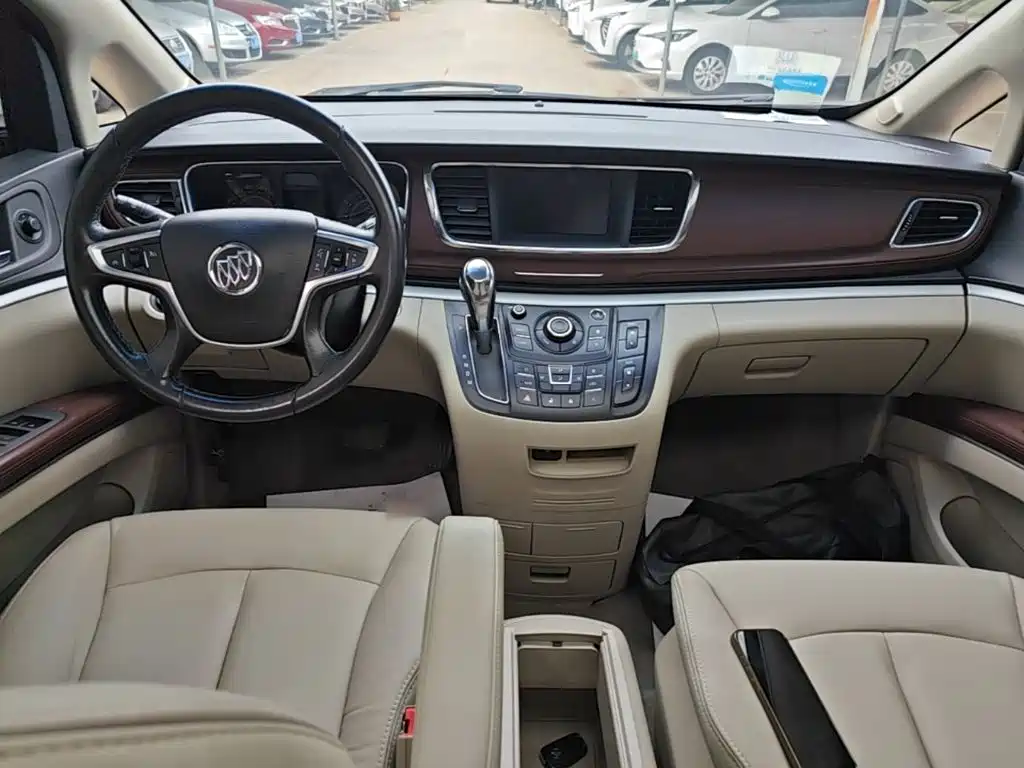 Buick GL8 — миниатюра 10
