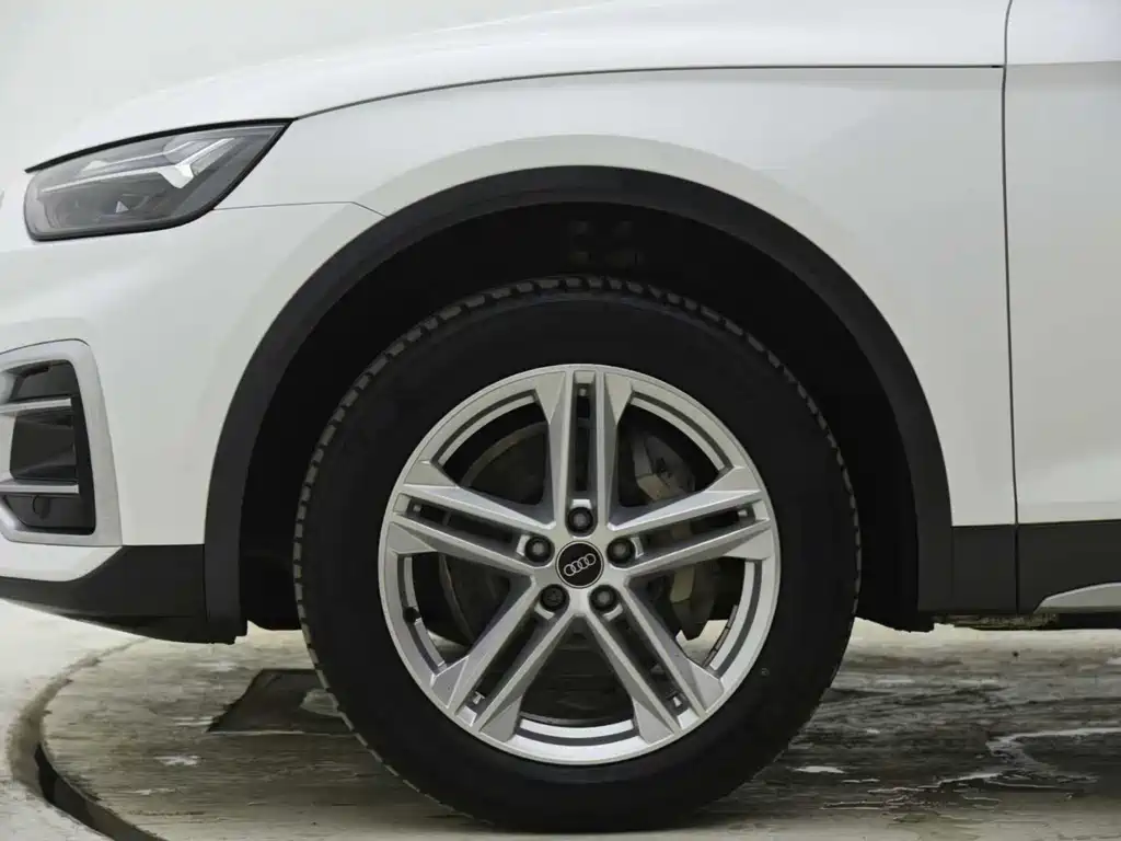 Audi Q5L — миниатюра 5