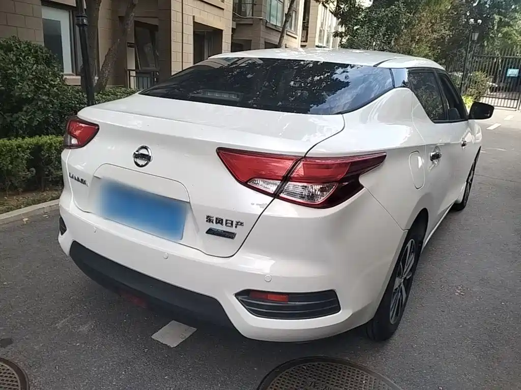 Nissan Bluebird — миниатюра 7