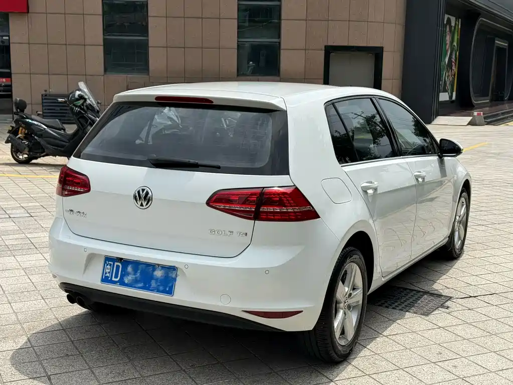 Volkswagen Golf — миниатюра 6