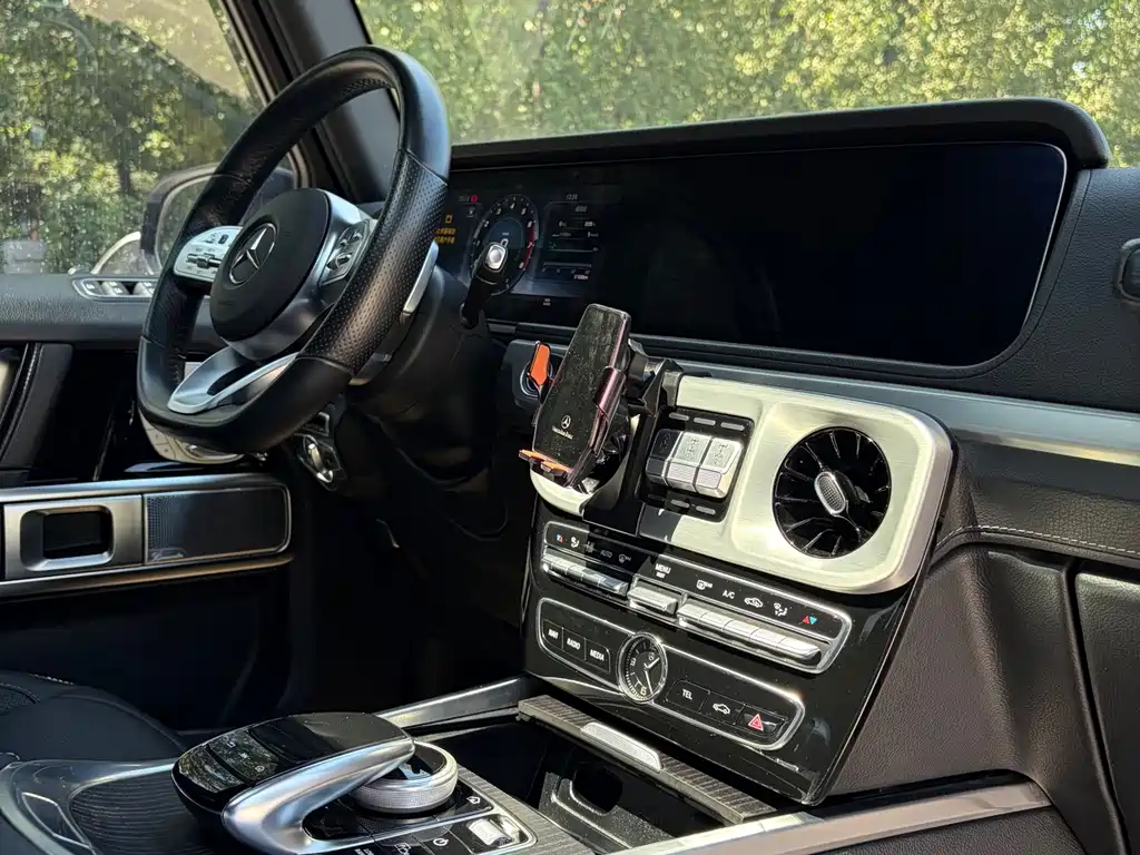 Mercedes-Benz G-Class — миниатюра 11