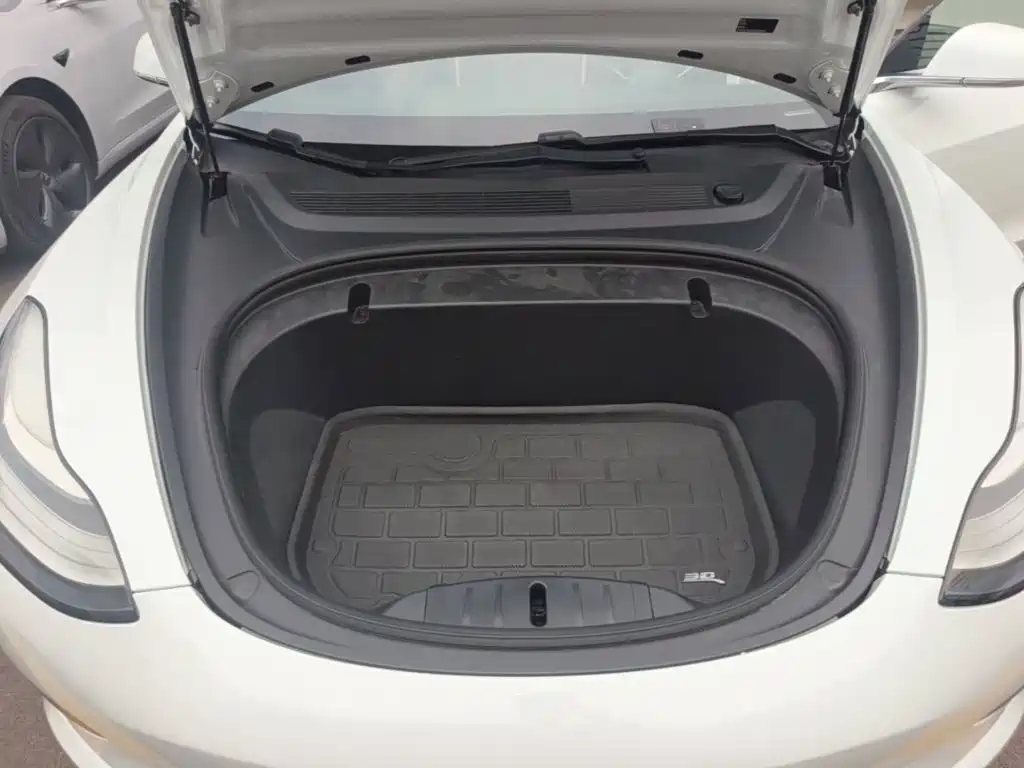 Tesla Model 3 — миниатюра 20