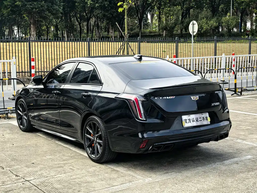 CADILLAC CT4