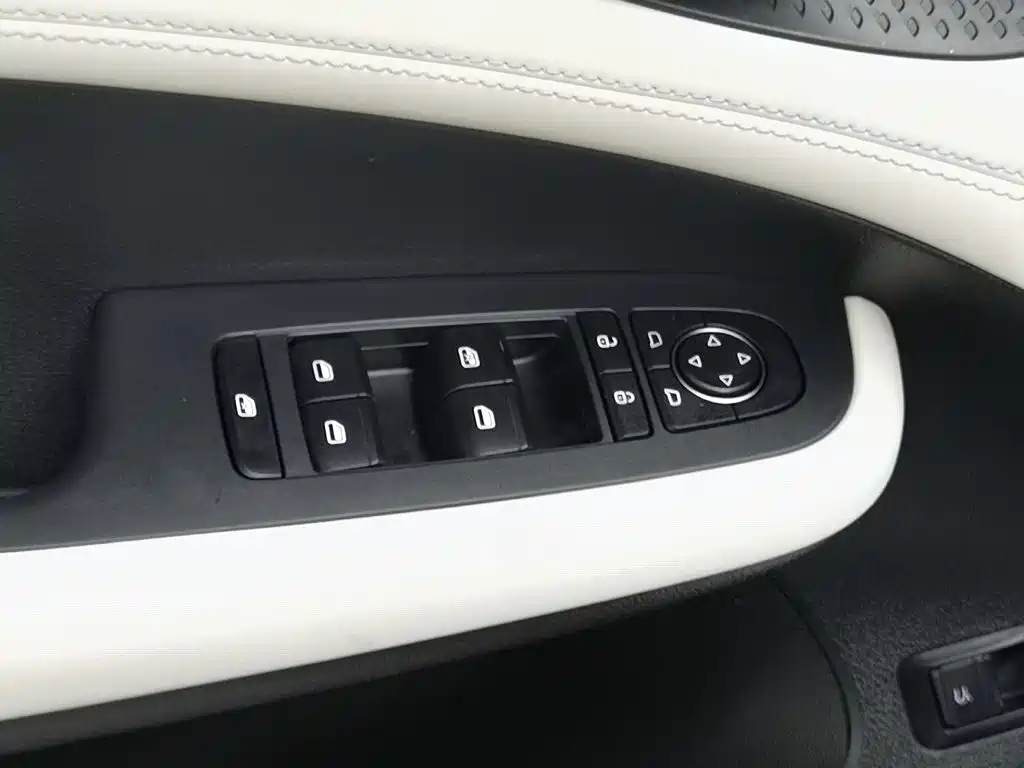 BYD Seal 05 DM-i — миниатюра 9