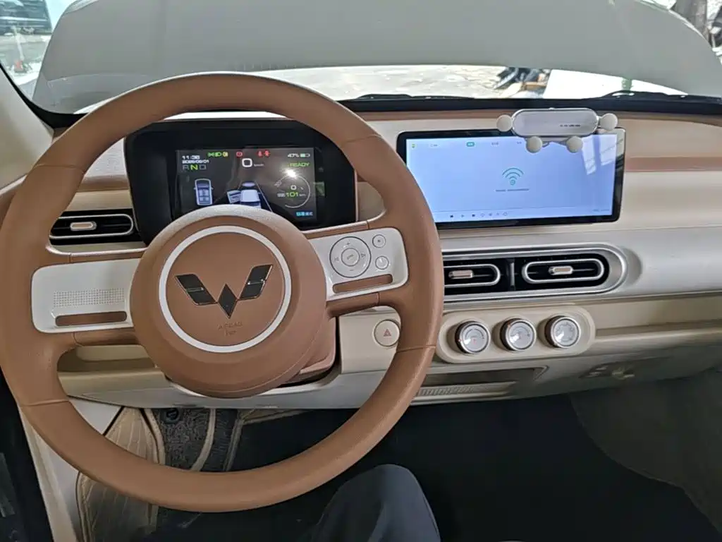Wuling MINIEV — миниатюра 10