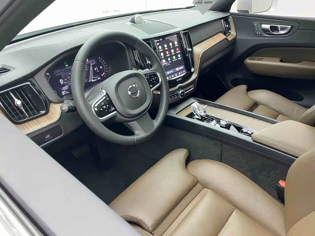 Volvo XC60 — миниатюра 25