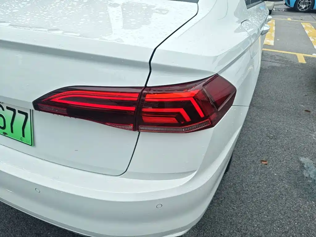 Volkswagen Bora EV — миниатюра 8