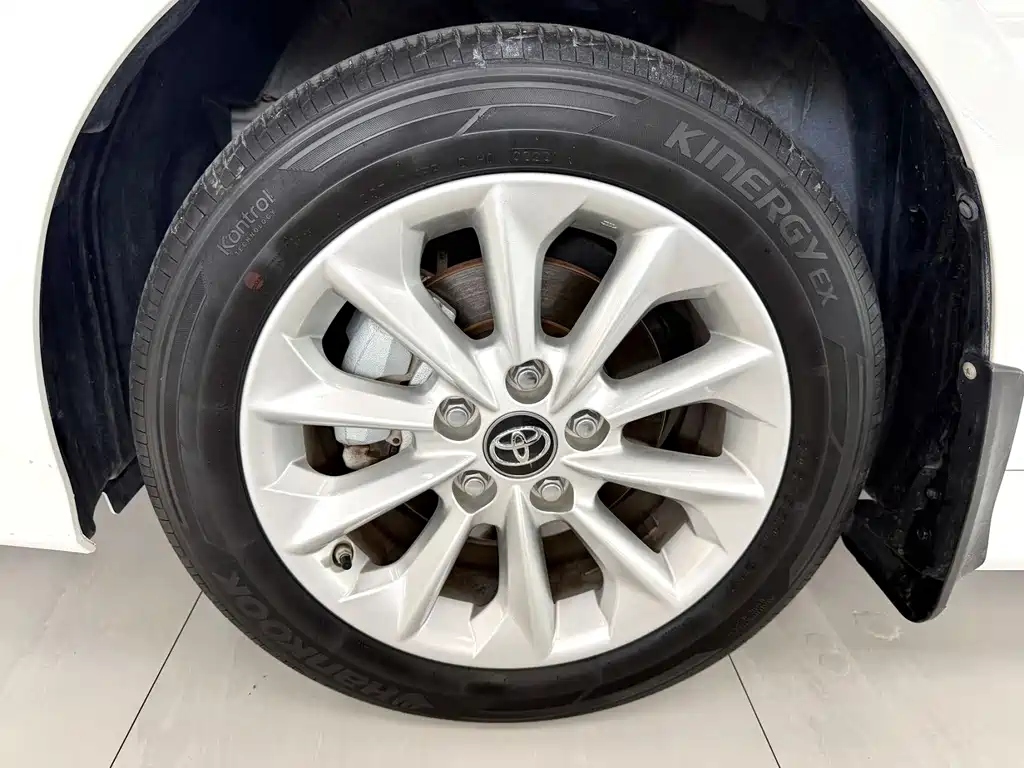 Toyota Corolla — миниатюра 13