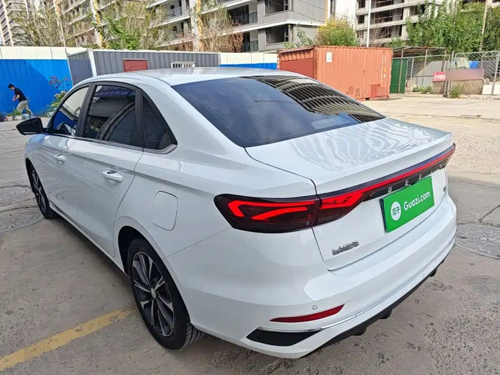 Geely Emgrand — миниатюра 5