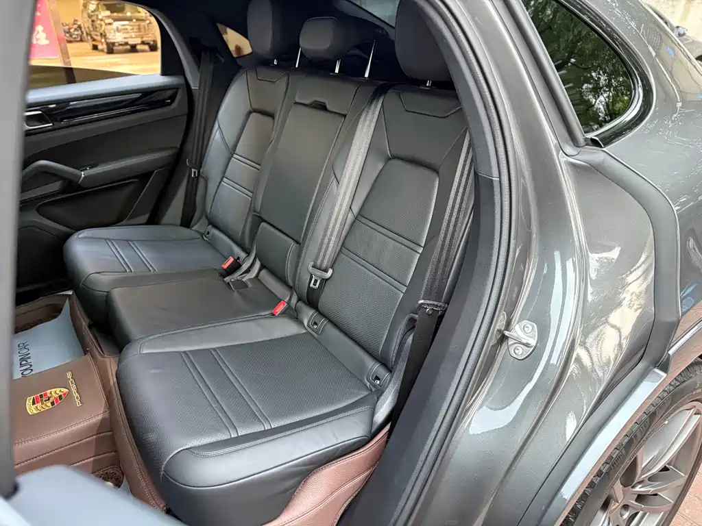 Porsche Cayenne — миниатюра 22