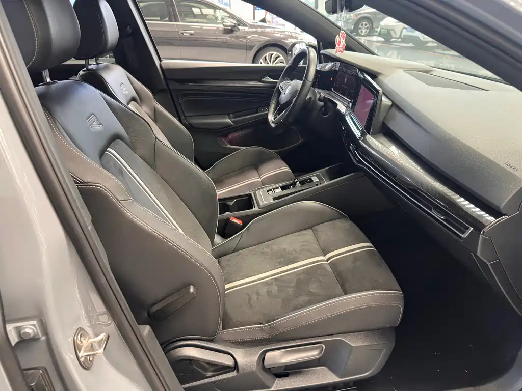Volkswagen Golf — миниатюра 11