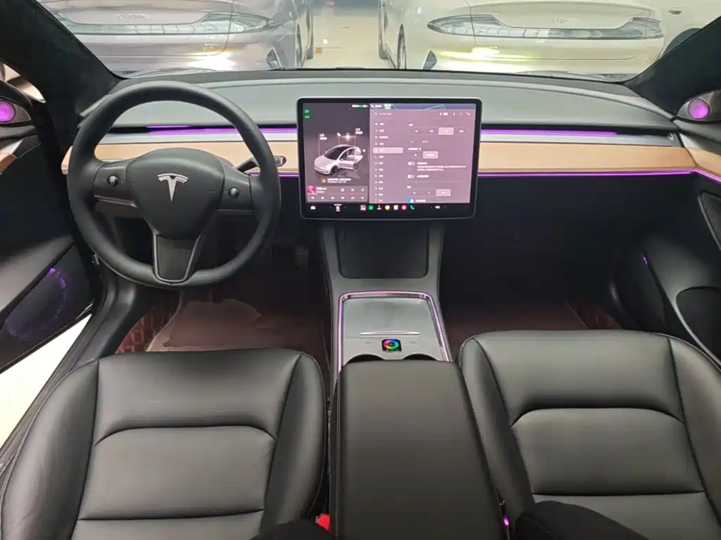 Tesla Model 3 — миниатюра 10