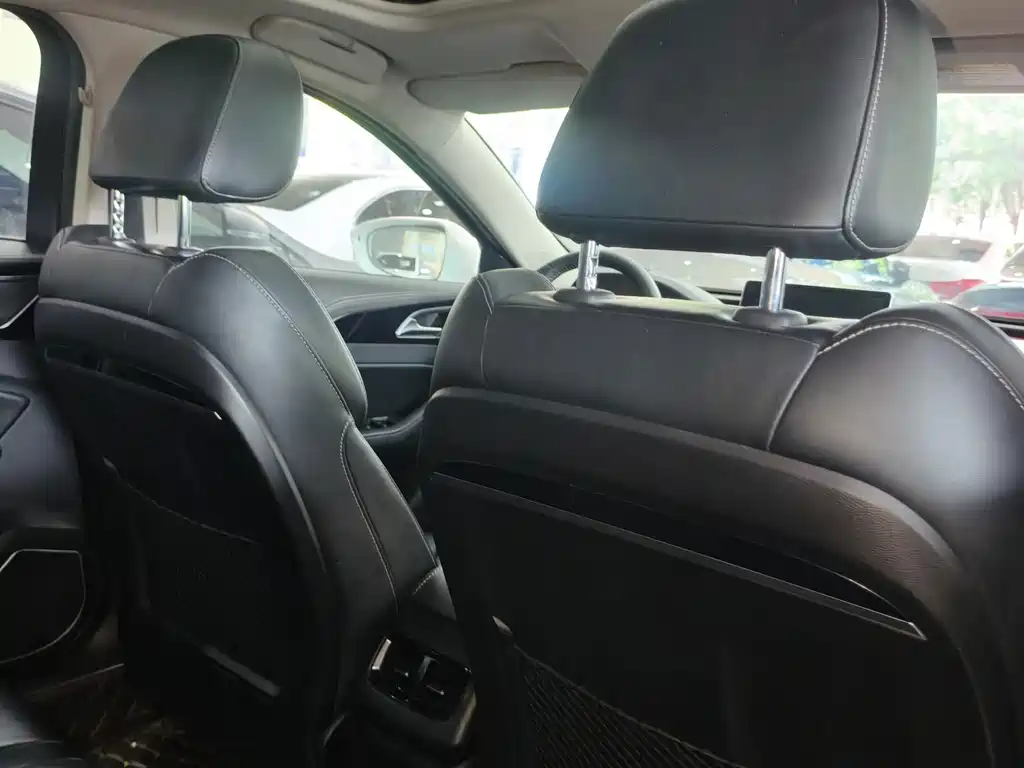 Hongqi Hongqi H5 — миниатюра 4