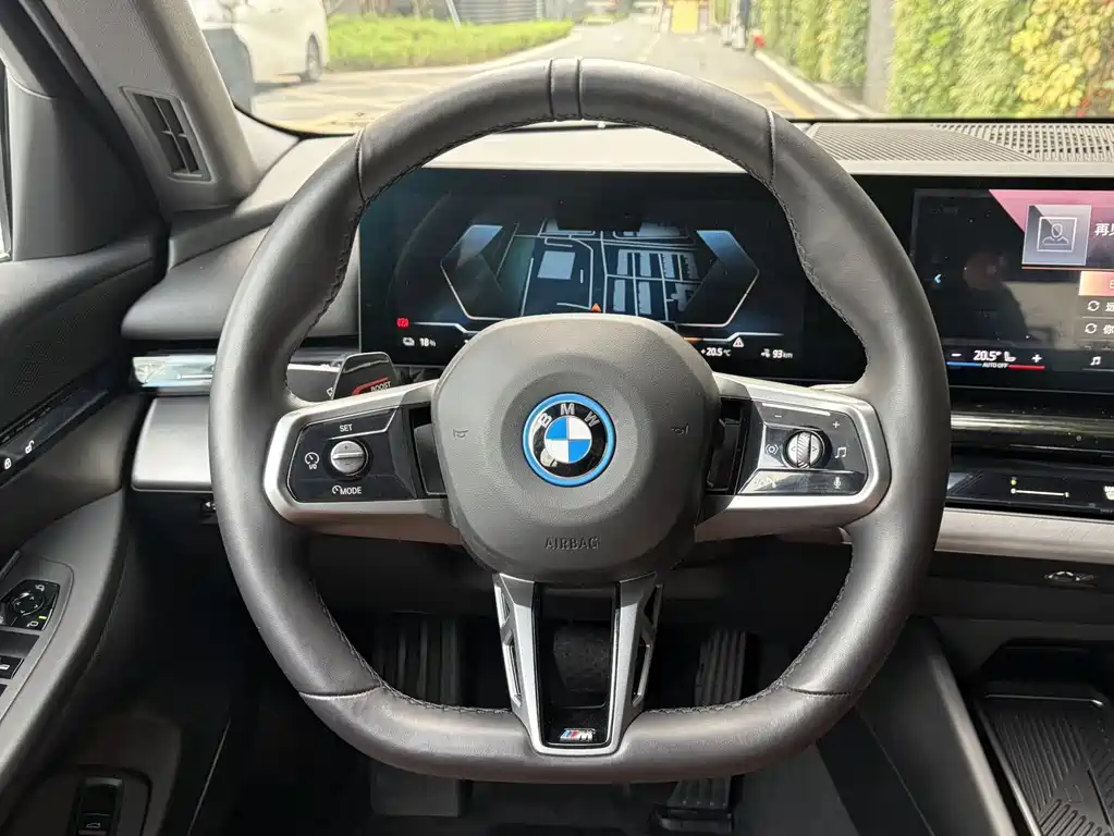 BMW I5