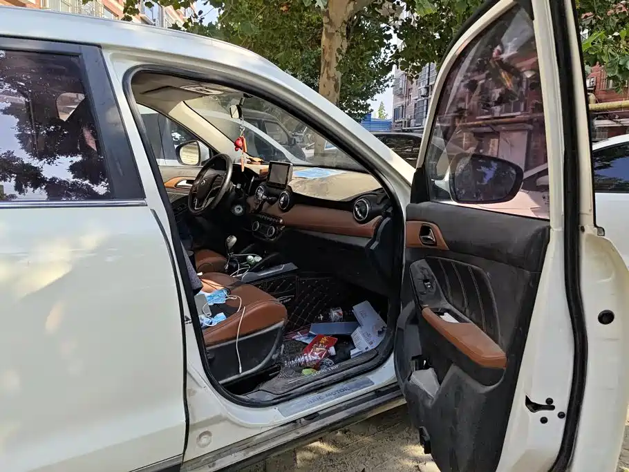 BAIC Senova X35 — миниатюра 8